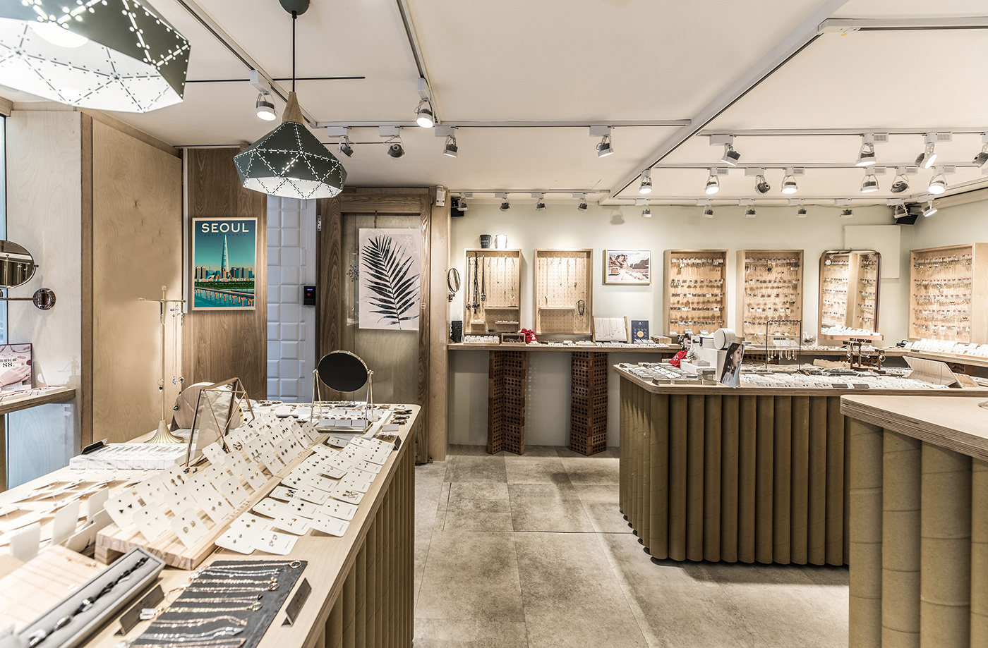 小饰品店空间设计 扩大展示面，让每件饰品都能发光